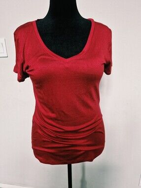 Glitz Red V-Neck Short Sleeve Tee Size XL